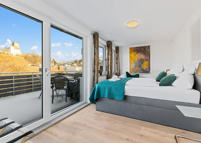 Goldcream Suites - Modern - Netflix - Free Parking