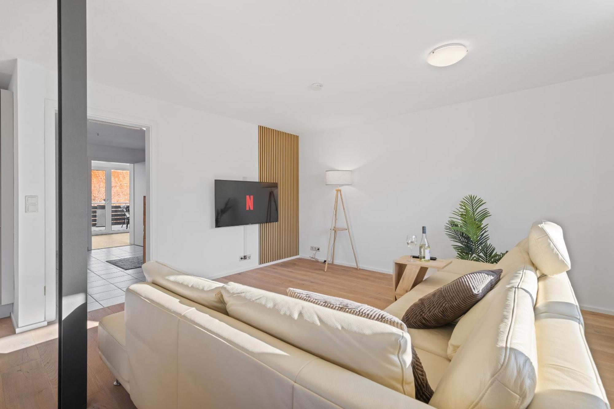 Goldcream - Modern - Netflix - Free Parking Apartment Guenzburg